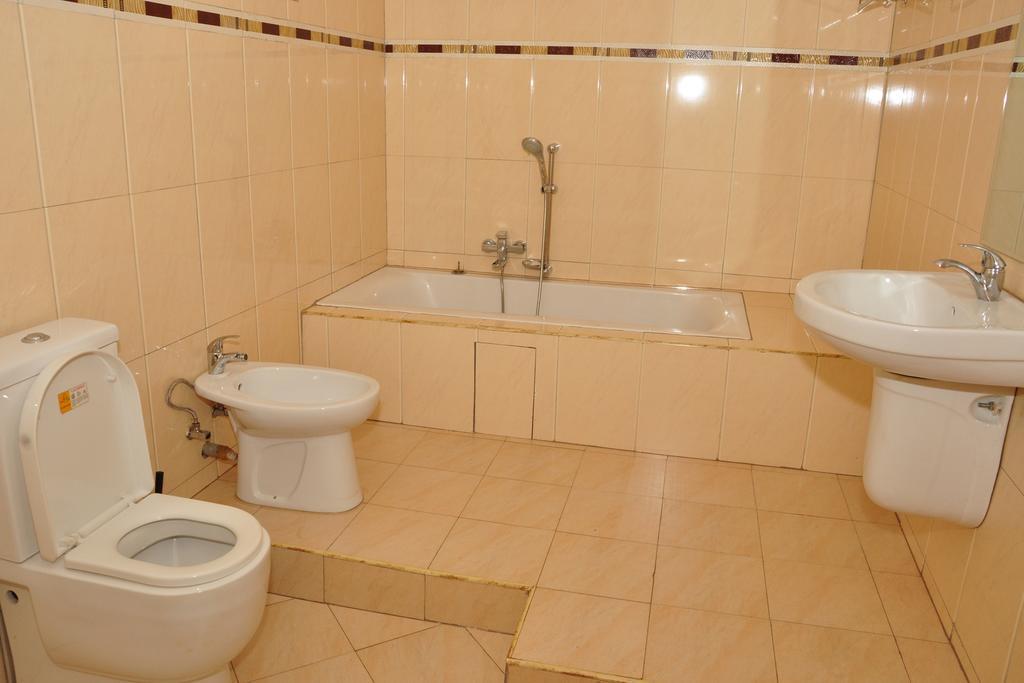 Biraj International Hotel كامبالا المظهر الخارجي الصورة
